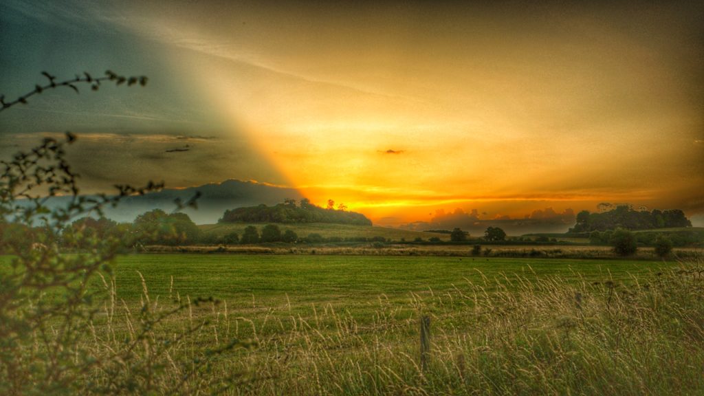 A new dawn for the Threads app. A recent image of a dramatic sunrise (c) Gabriel Hemery